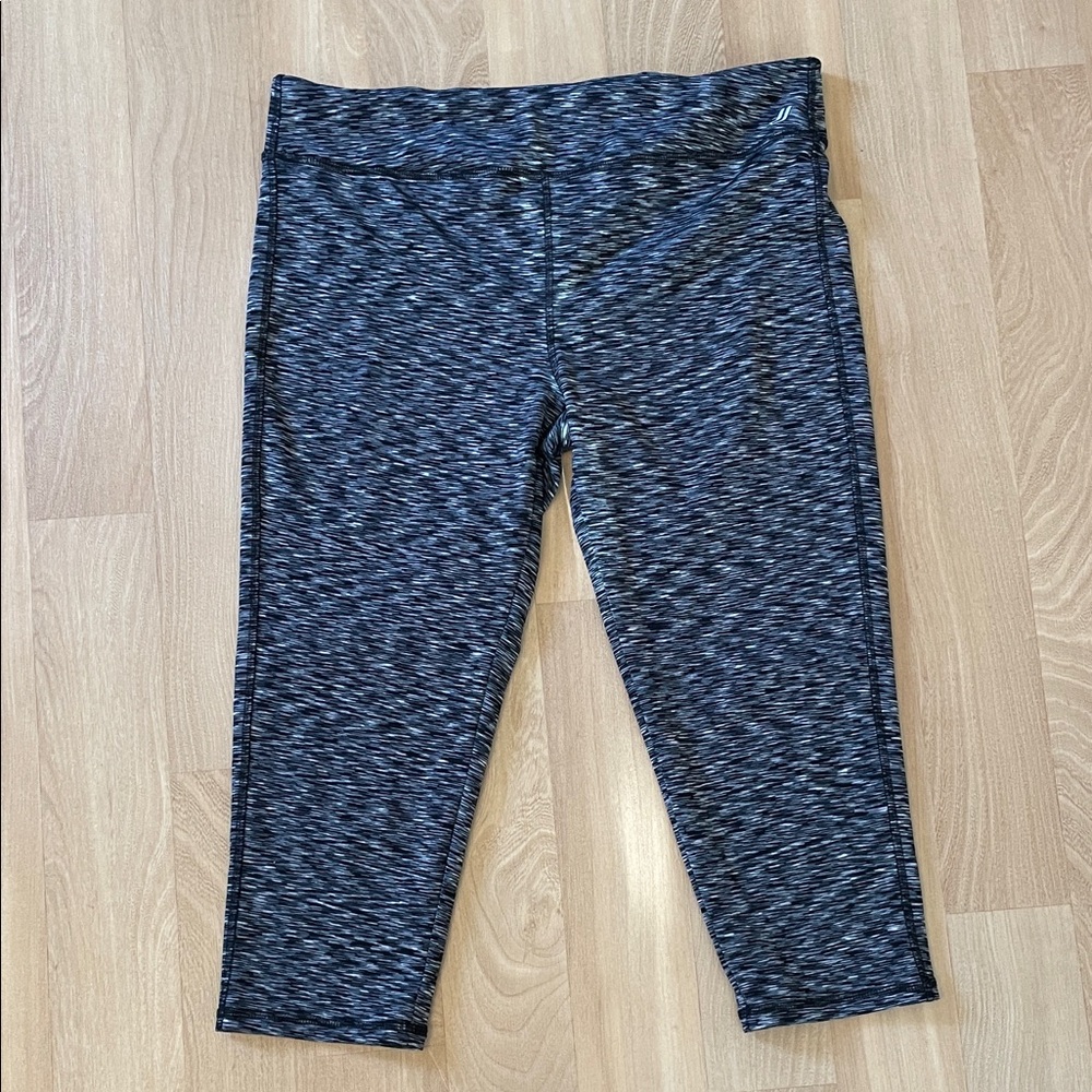 Joe Fresh Charcoal Color Mix Cropped Leggings Size L